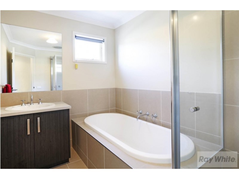 11 Musk Duck Court, Lara VIC 3212