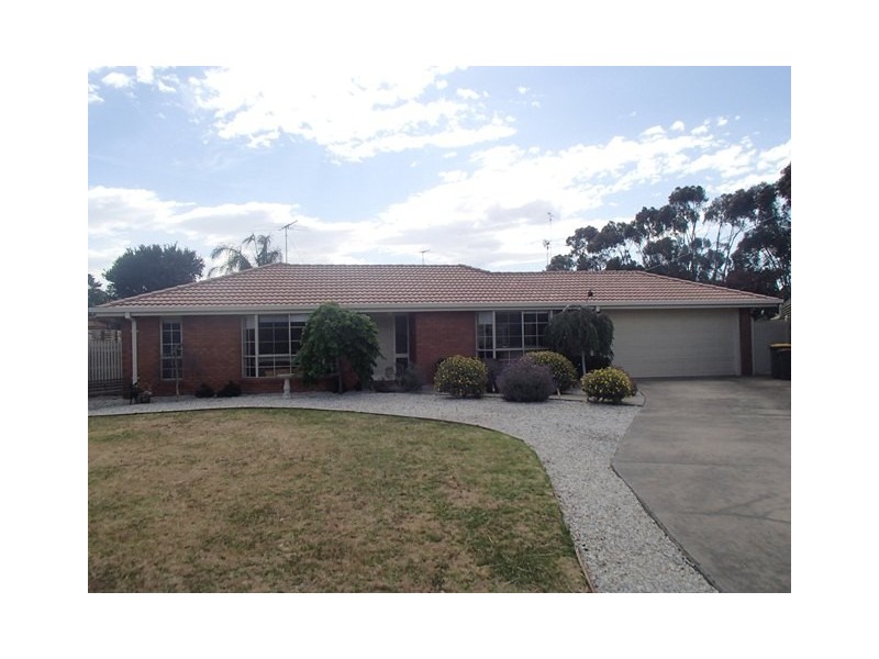 2 Newcomen Court, Lara VIC 3212