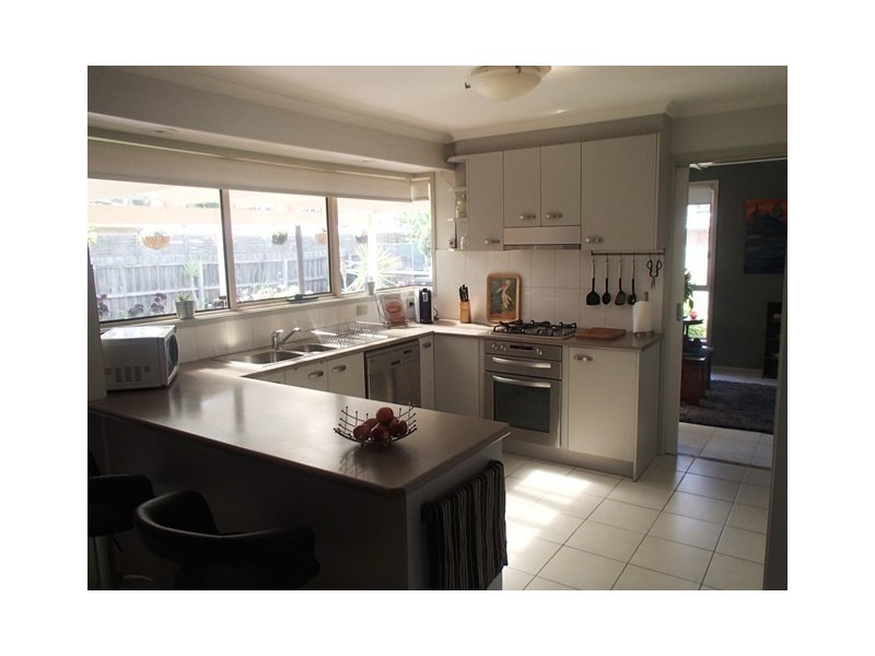 2 Newcomen Court, Lara VIC 3212