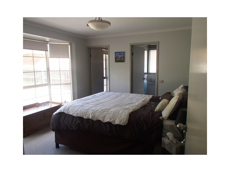 2 Newcomen Court, Lara VIC 3212