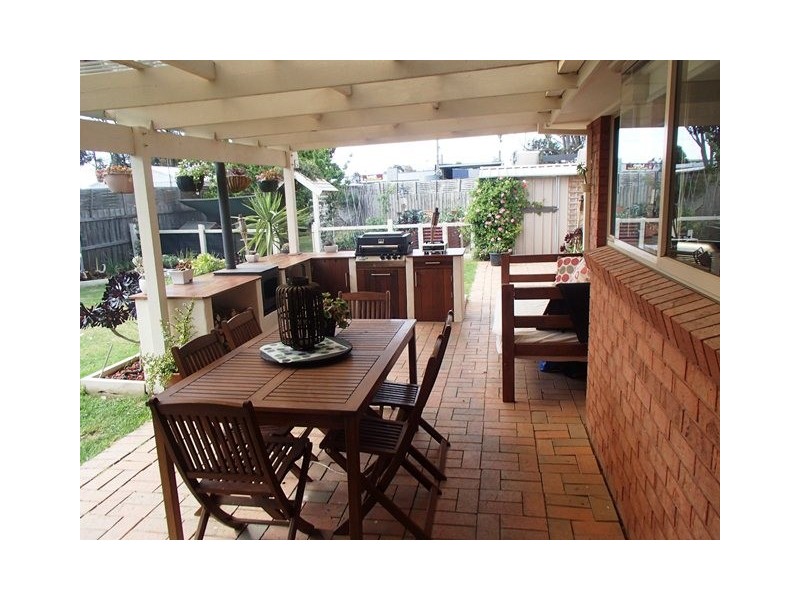 2 Newcomen Court, Lara VIC 3212