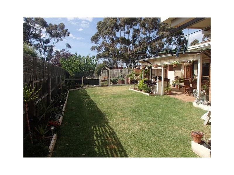 2 Newcomen Court, Lara VIC 3212