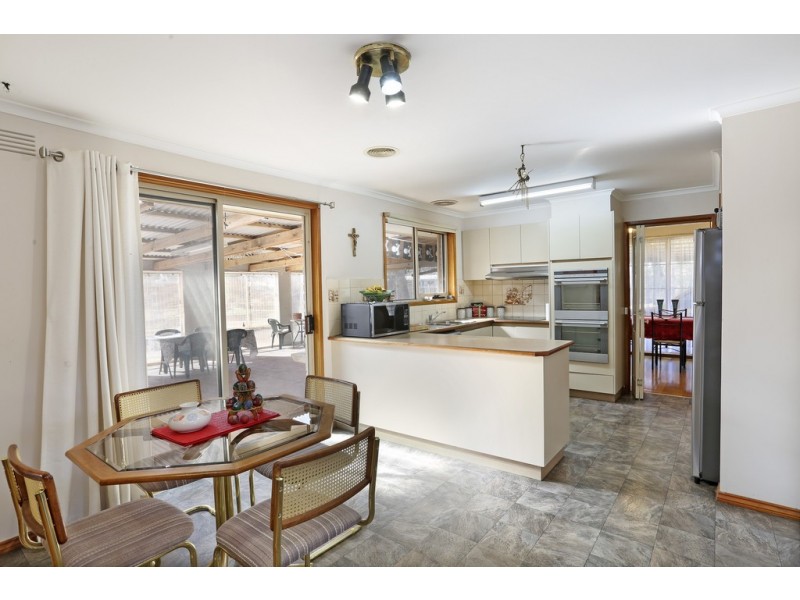 30 Coonawarra Drive, Lara VIC 3212