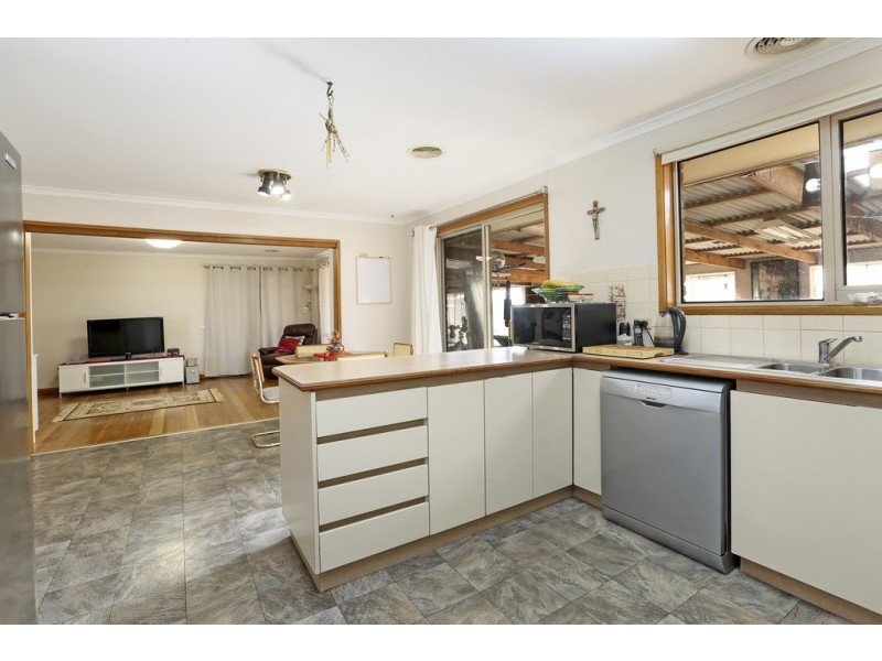 30 Coonawarra Drive, Lara VIC 3212