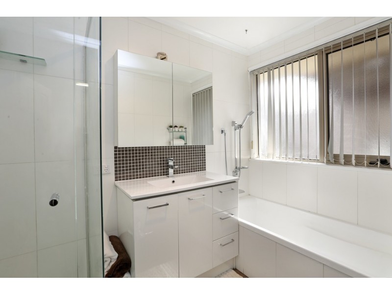 30 Coonawarra Drive, Lara VIC 3212