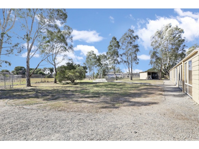 30 Coonawarra Drive, Lara VIC 3212