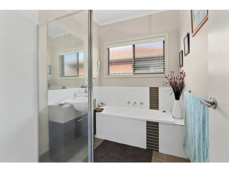 16 Citius Close, Lara VIC 3212