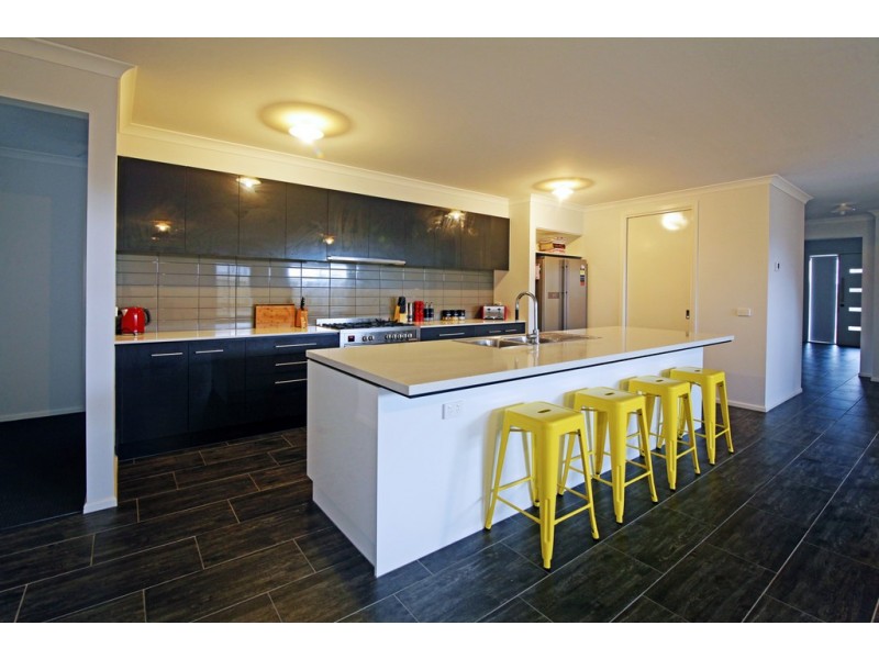 3 Prismatic Place, Leopold VIC 3224
