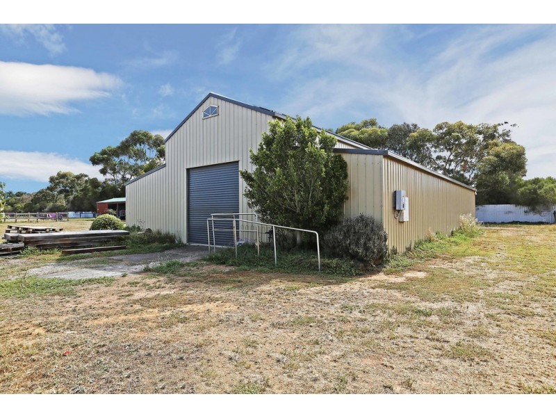 15 Cozens Road, Lara VIC 3212