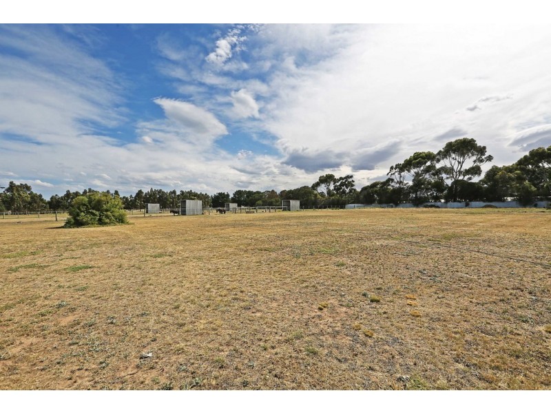 15 Cozens Road, Lara VIC 3212
