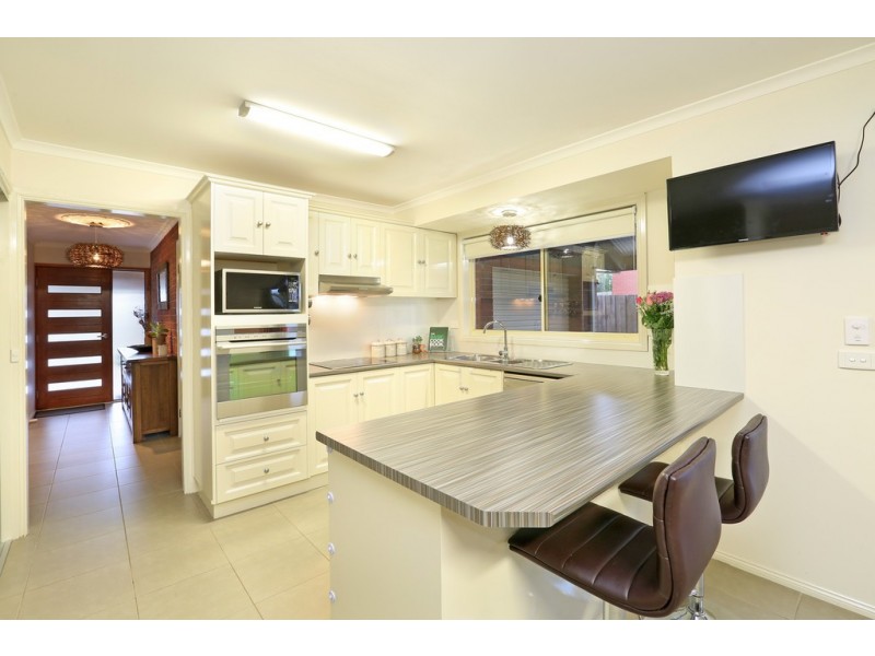 1 Veedale Court, Lara VIC 3212