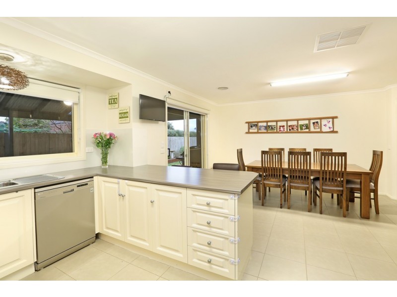 1 Veedale Court, Lara VIC 3212