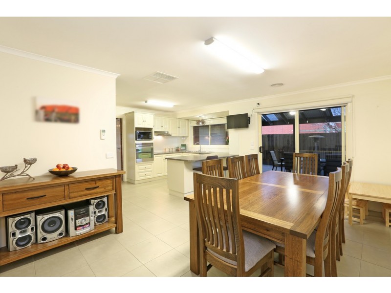 1 Veedale Court, Lara VIC 3212