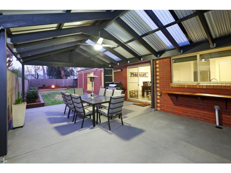 1 Veedale Court, Lara VIC 3212