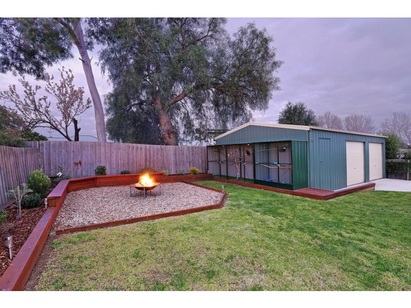 1 Veedale Court, Lara VIC 3212