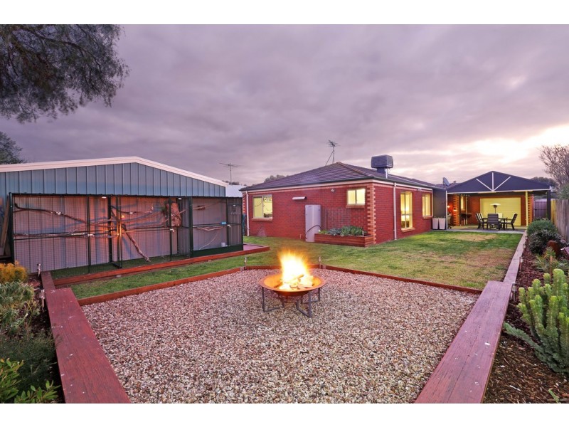 1 Veedale Court, Lara VIC 3212