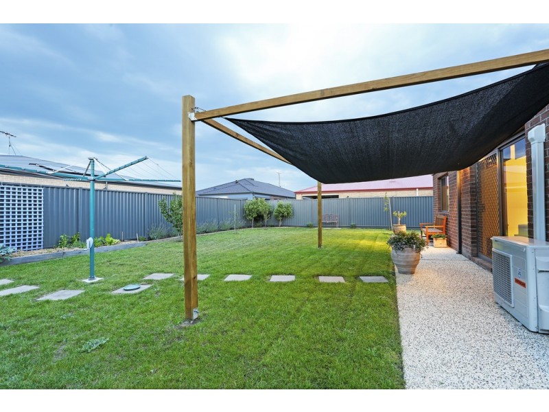 27 Barnong Way, Lara VIC 3212