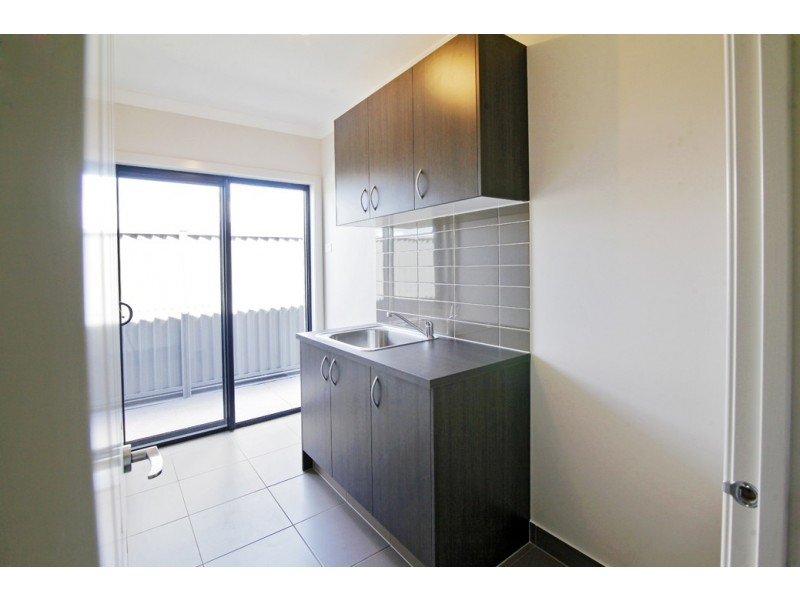 94B Eastlakes Boulevard, Lara VIC 3212