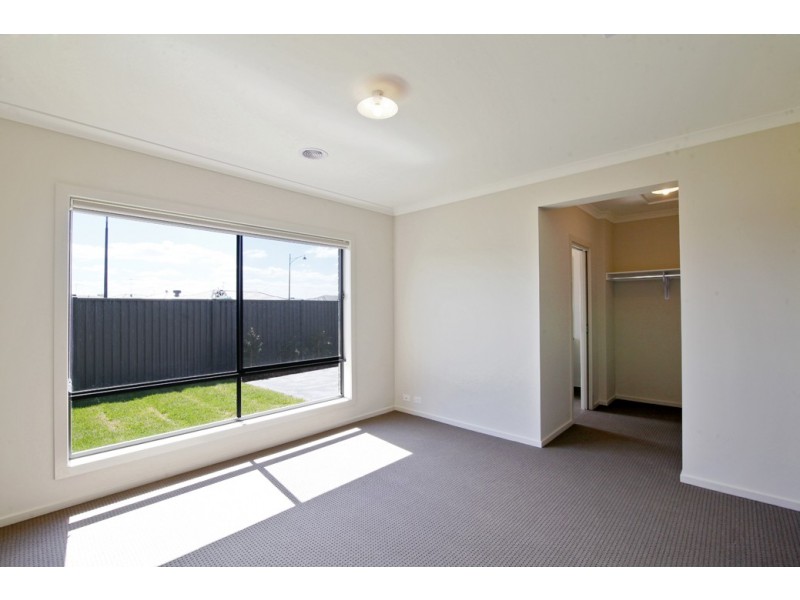 94B Eastlakes Boulevard, Lara VIC 3212