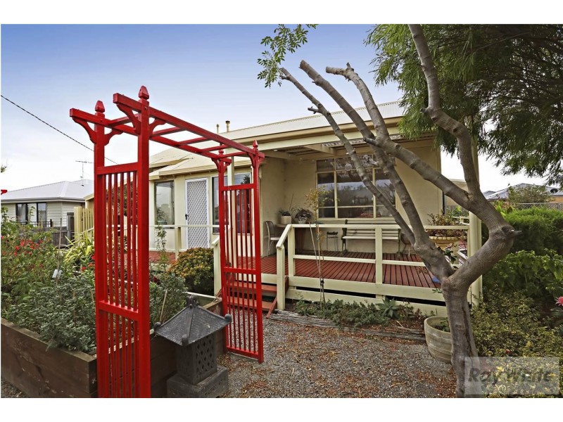 17 Brooks Street, Norlane VIC 3214