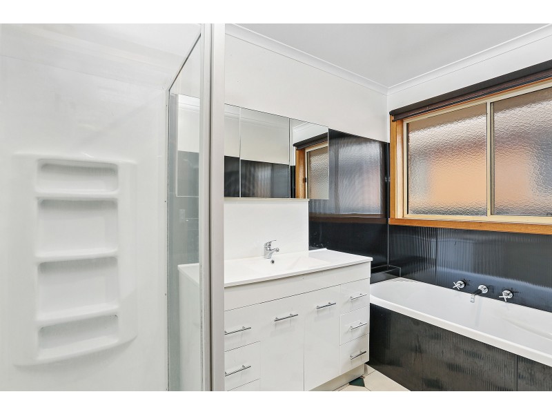 15 Moran Place, Norlane VIC 3214