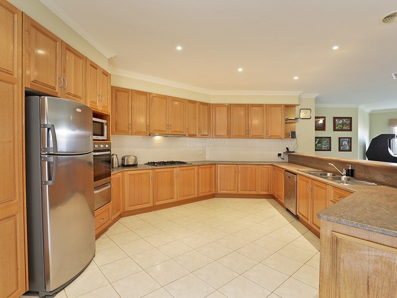 83 Country Gardens Drive, Lara VIC 3212