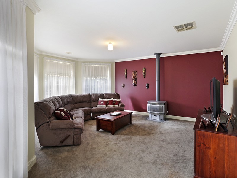 83 Country Gardens Drive, Lara VIC 3212