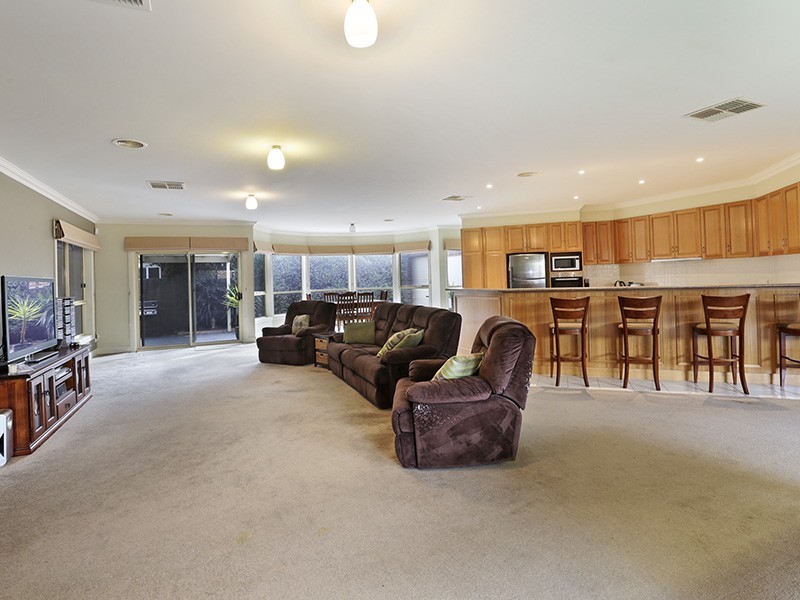 83 Country Gardens Drive, Lara VIC 3212