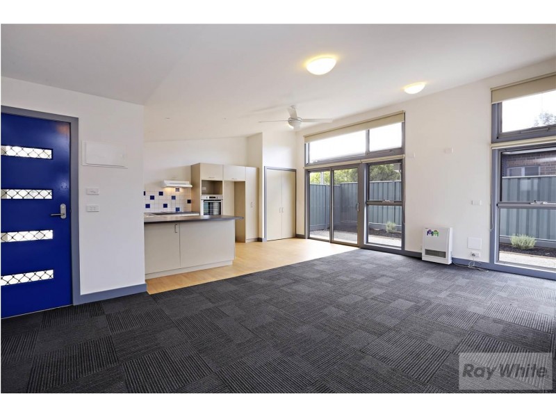 Unit 3/90 Station Lake Road, Lara VIC 3212