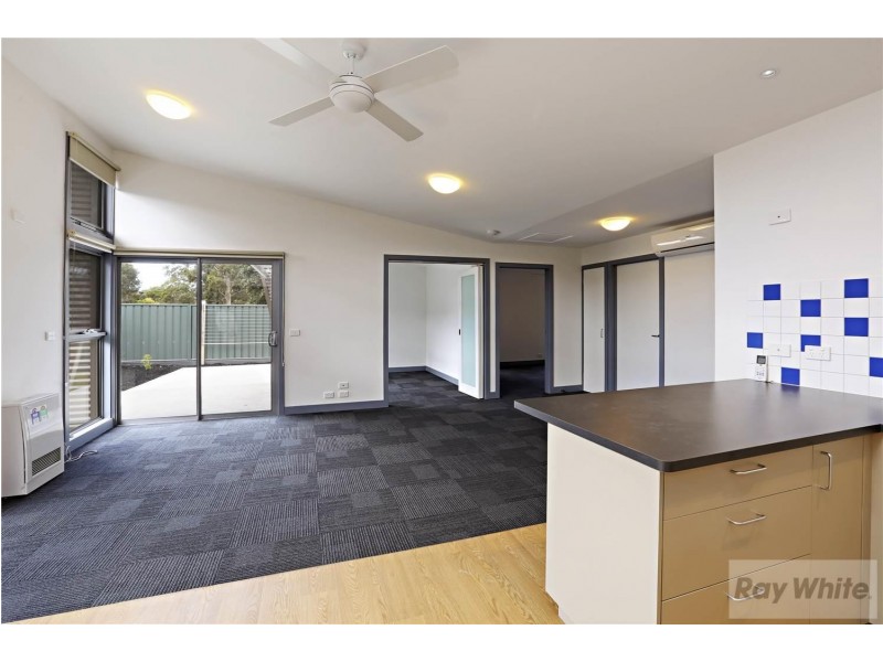 Unit 3/90 Station Lake Road, Lara VIC 3212