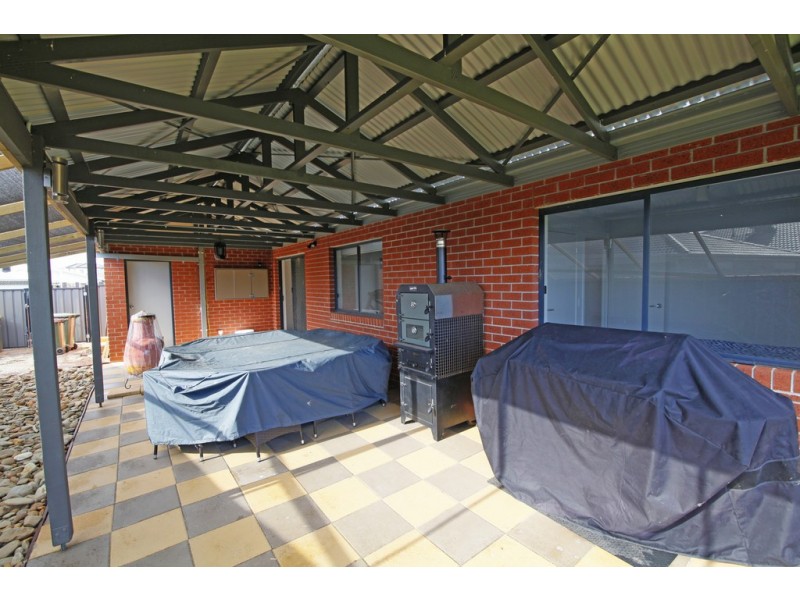 13 Raymond George Place, Lara VIC 3212