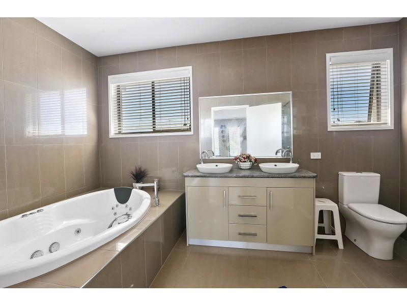 22-24 Haugh Street, Lovely Banks VIC 3221