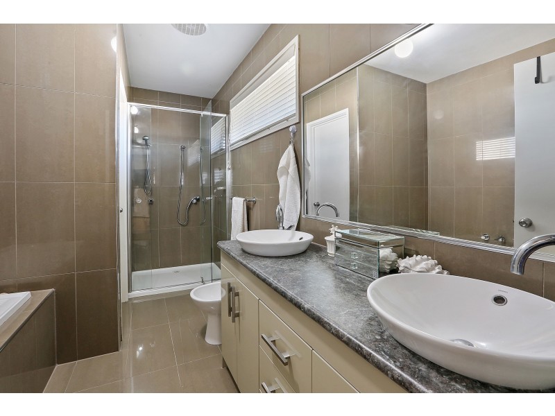 22-24 Haugh Street, Lovely Banks VIC 3221