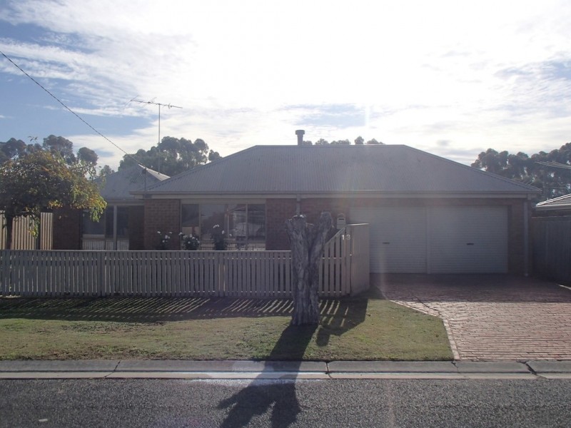 13 Brunel Close, Lara VIC 3212