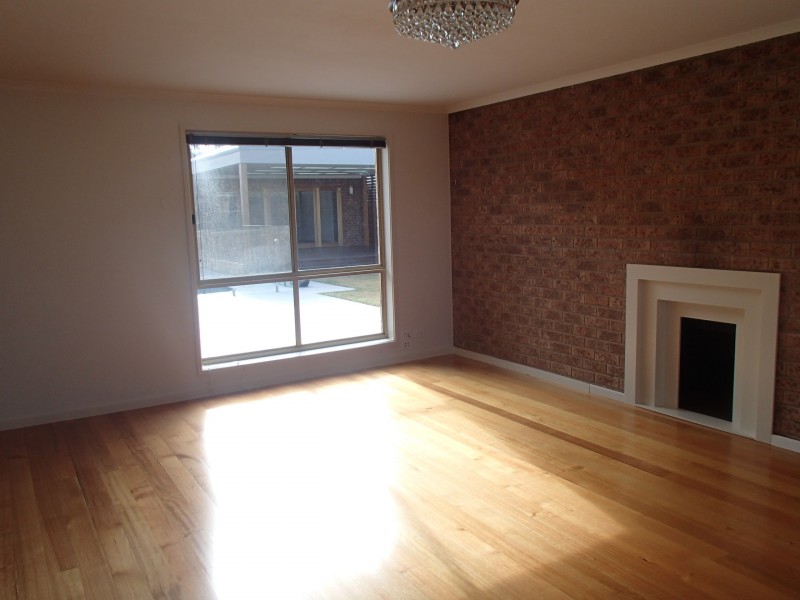 13 Brunel Close, Lara VIC 3212