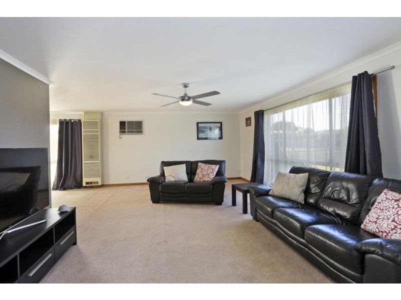64 Benjamin Drive, Lara VIC 3212