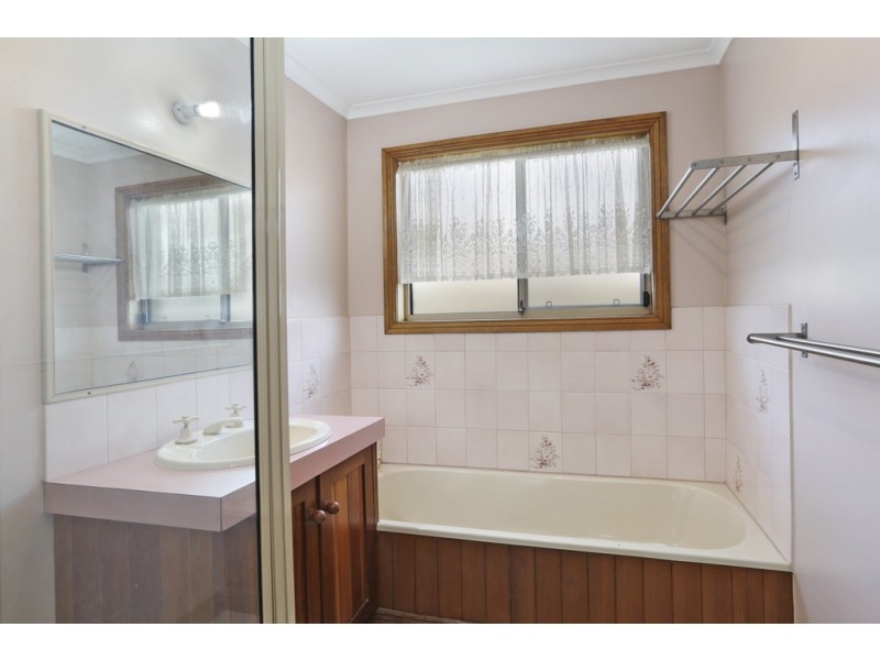 64 Benjamin Drive, Lara VIC 3212