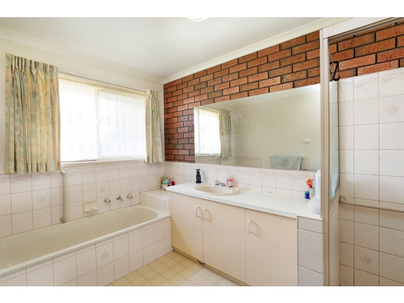 1, 2 and 3 / 80 Forest Road, Lara VIC 3212