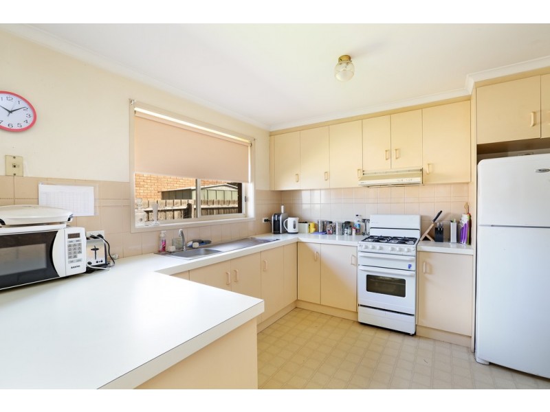 1, 2 and 3 / 80 Forest Road, Lara VIC 3212