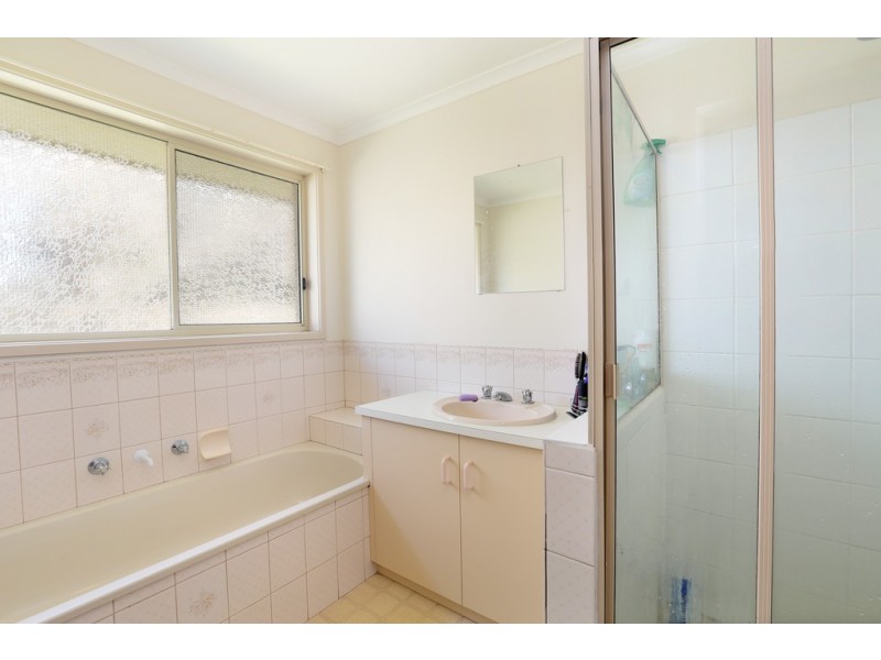 1, 2 and 3 / 80 Forest Road, Lara VIC 3212