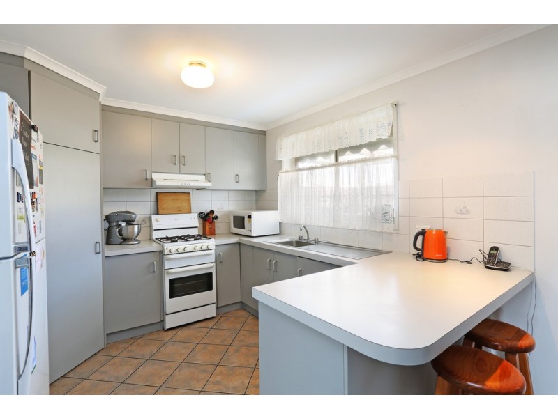 1, 2 and 3 / 80 Forest Road, Lara VIC 3212