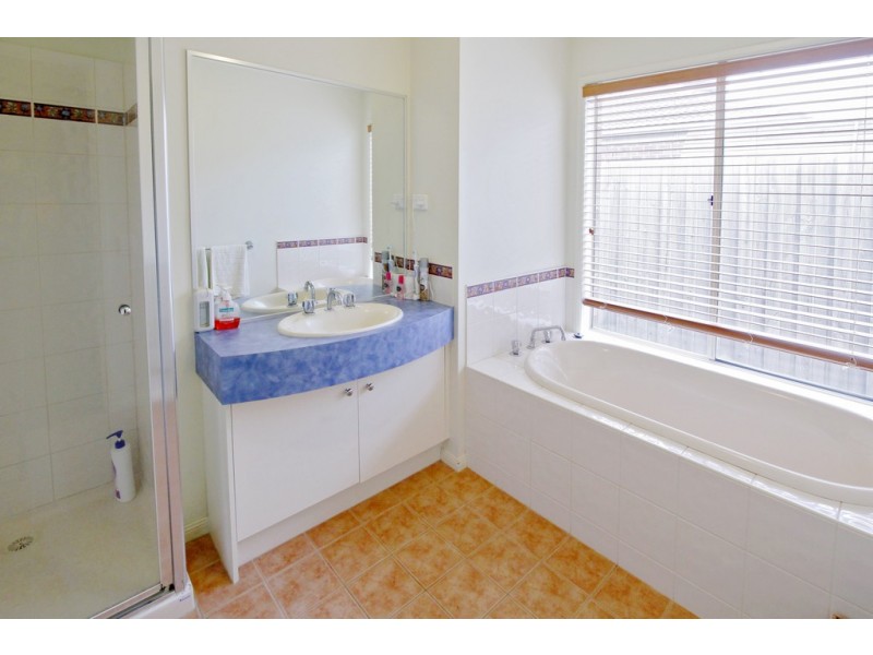 3 Byrne Court, Lovely Banks VIC 3221