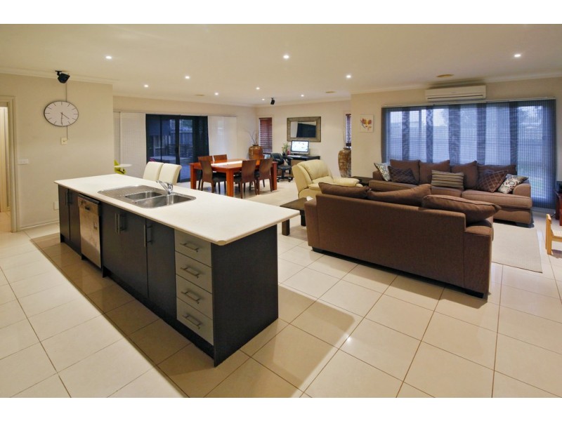 8 Wheat Court, Lara VIC 3212