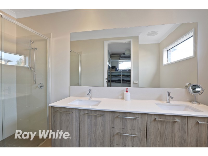 27-28 Kingfisher Court, Lara VIC 3212