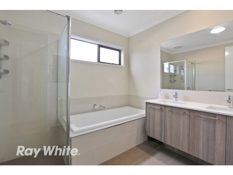 27-28 Kingfisher Court, Lara VIC 3212