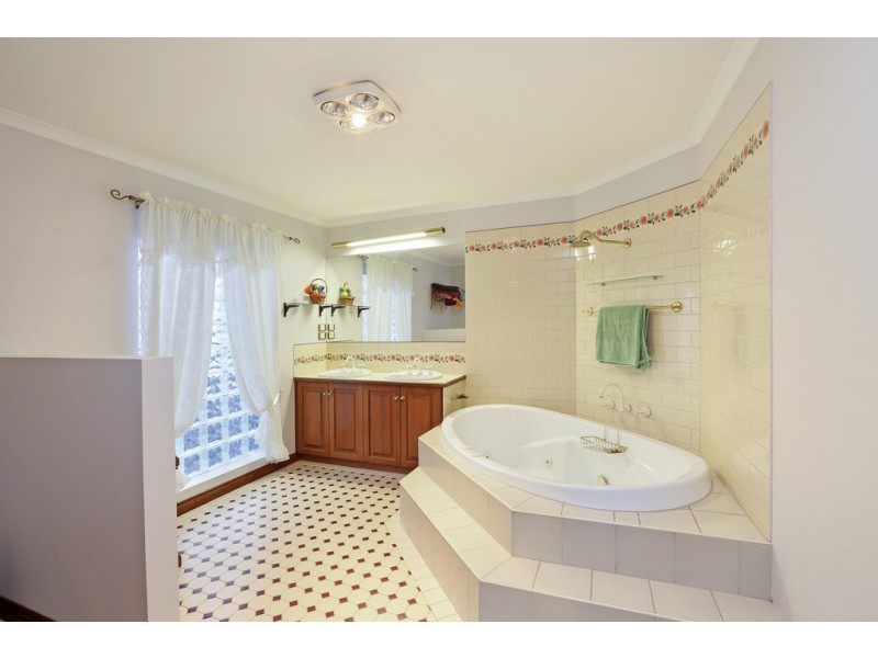 4 Duncan Drive, Lara VIC 3212