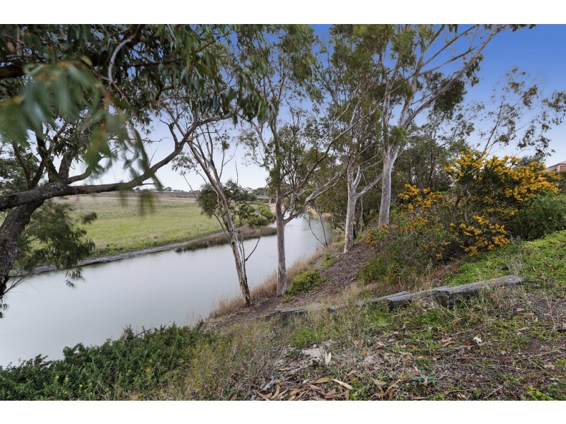 4 Duncan Drive, Lara VIC 3212