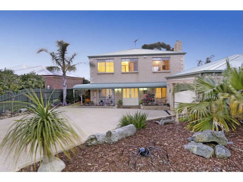 4 Duncan Drive, Lara VIC 3212