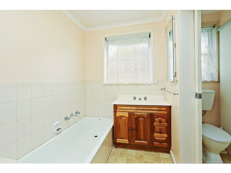 4 Dorset Court, Corio VIC 3214