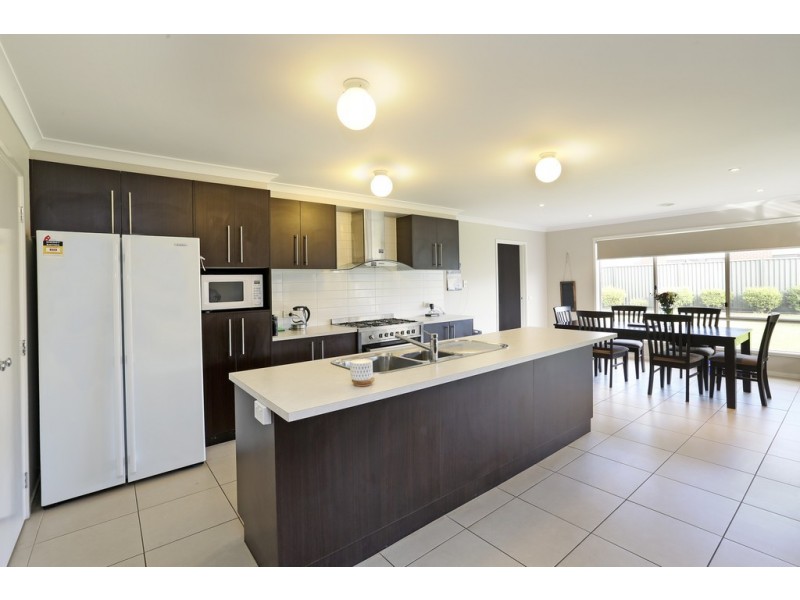 25 Mathieson Place, Lara VIC 3212